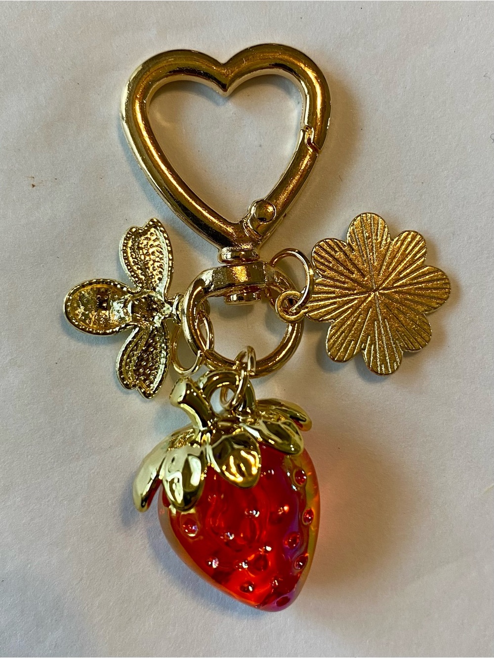 Gold Heart Bag Charm Keychain with Red Strawberry, White Daisy & Bee Charm NWOT - Picture 3 of 4